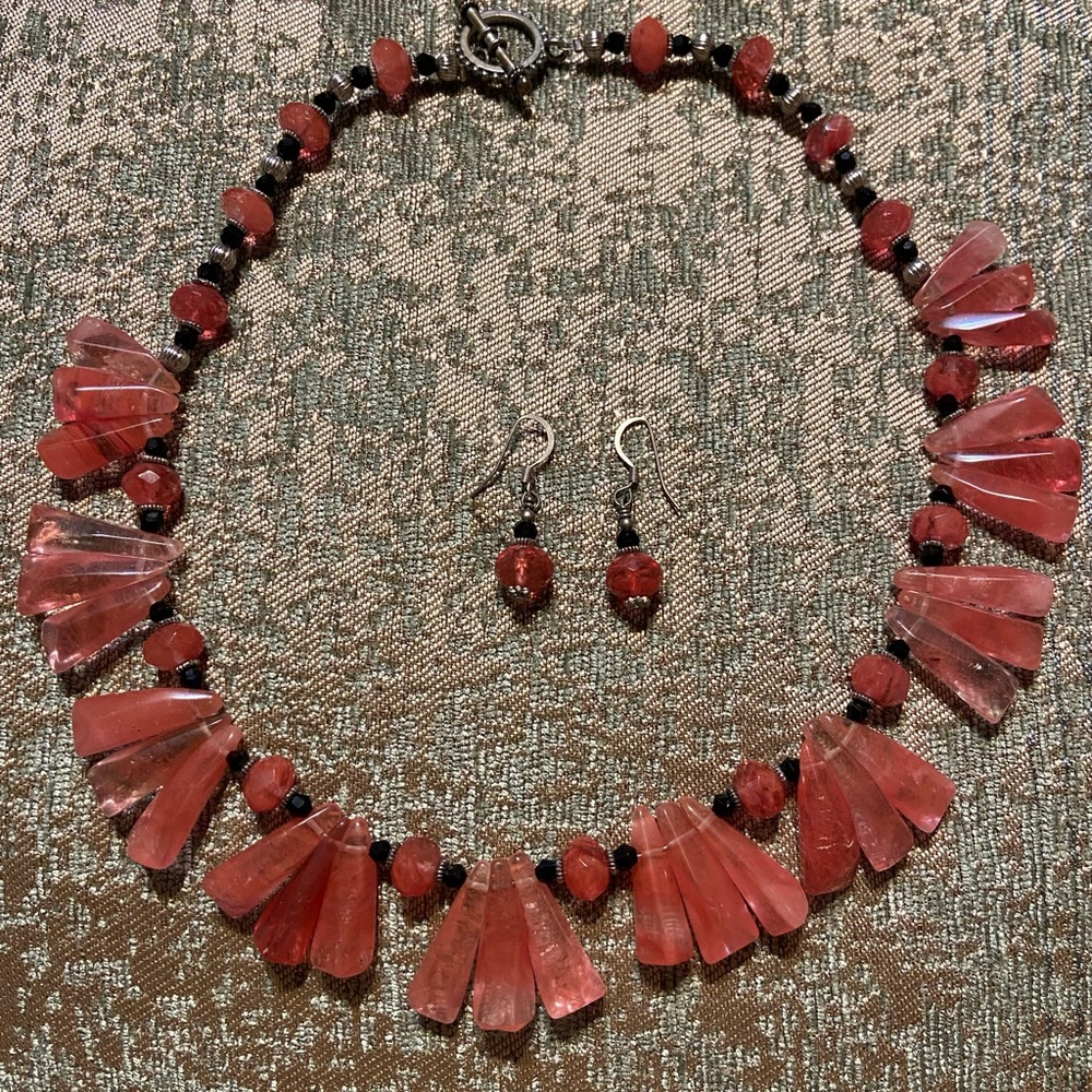 Fashion jewelry pink quartz 18” with earrings